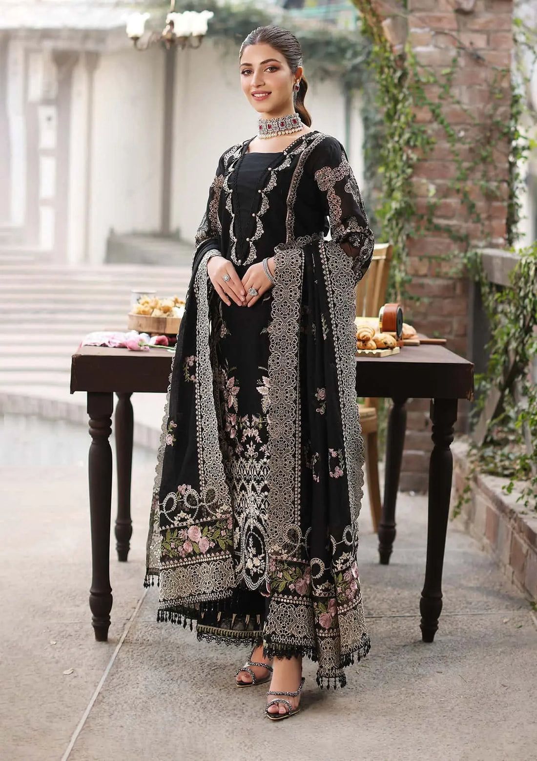 BRAND NAME* KAHF

_WEAR BY THE GORGEOUS ACTRESS_ *KINZA HASHMI
